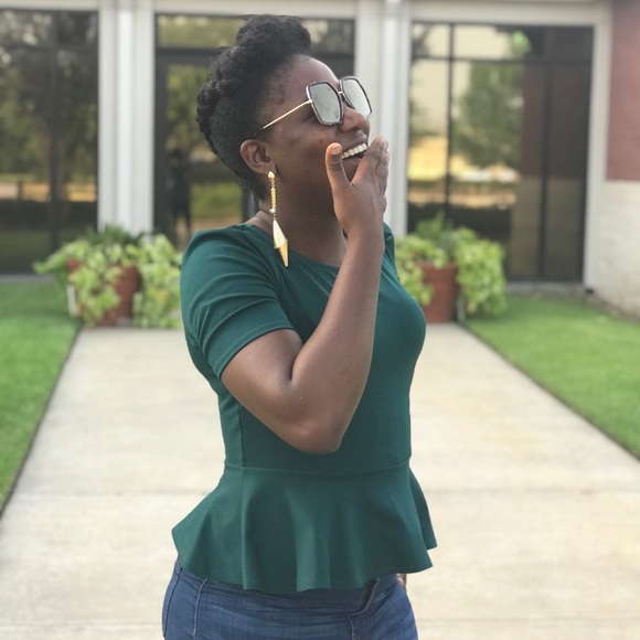 Meet your Posher, Temi - Picture 1 of 1